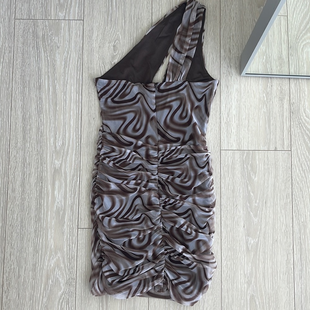 Dress - Picture 3 of 4